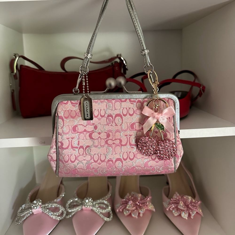 Pink Shimmer Signature y2k Coach Kisslock Mini Bag 🌸🩷